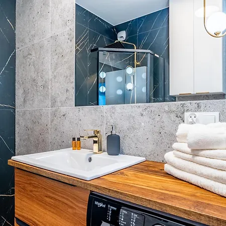 Starowiejska 65e Free Garage By Perfect 35